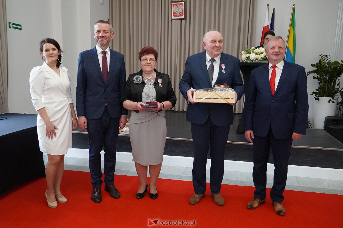 Złote Gody. Jubileusz świętowało ponad 40 par z Ostrołęki [14.04.2023] - zdjęcie #150 - eOstroleka.pl