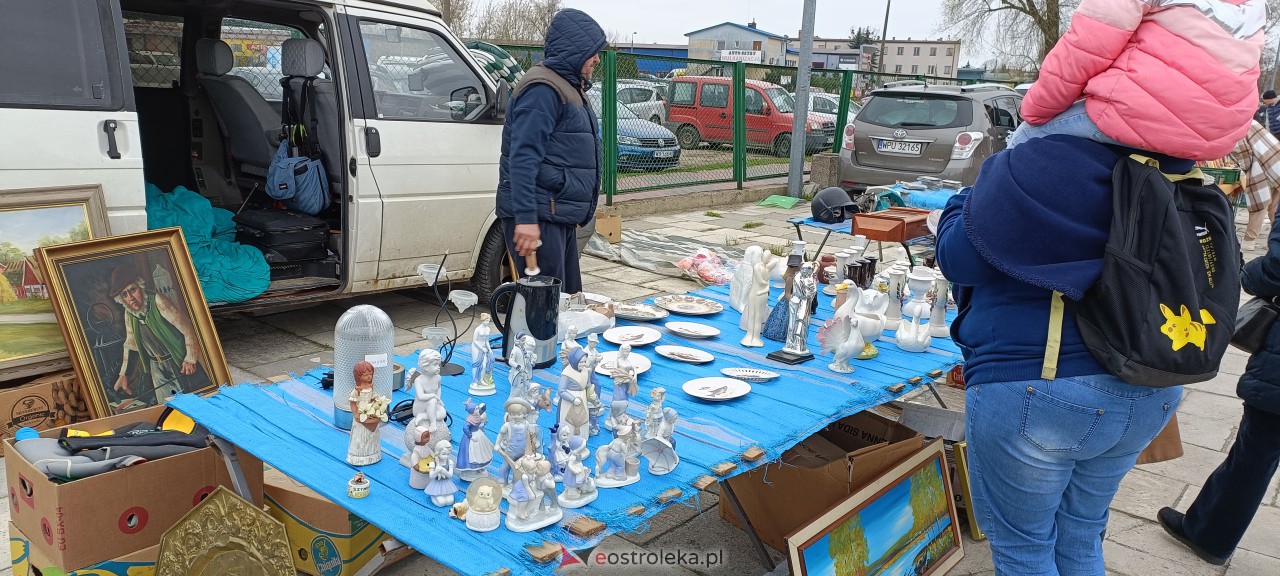 Pchli Targ w Ostrołęce [15.04.2023] - zdjęcie #58 - eOstroleka.pl