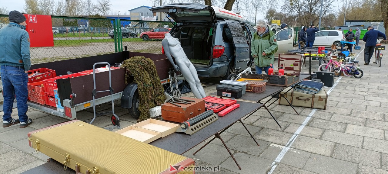 Pchli Targ w Ostrołęce [15.04.2023] - zdjęcie #31 - eOstroleka.pl