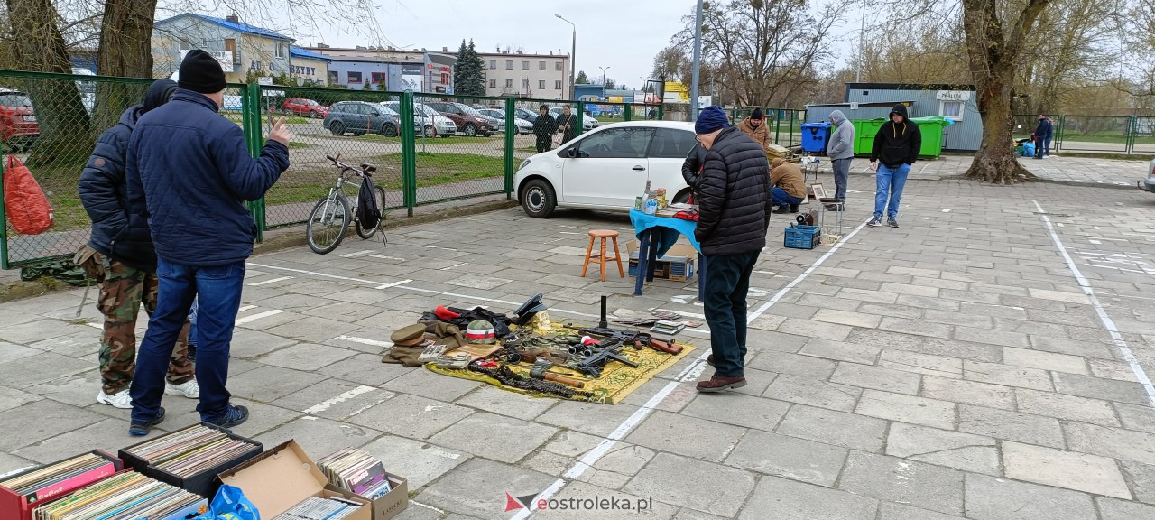 Pchli Targ w Ostrołęce [15.04.2023] - zdjęcie #22 - eOstroleka.pl