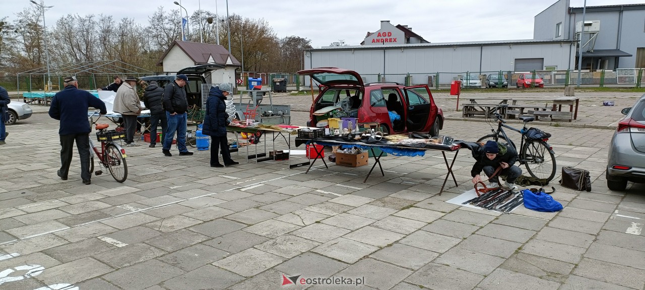 Pchli Targ w Ostrołęce [15.04.2023] - zdjęcie #21 - eOstroleka.pl