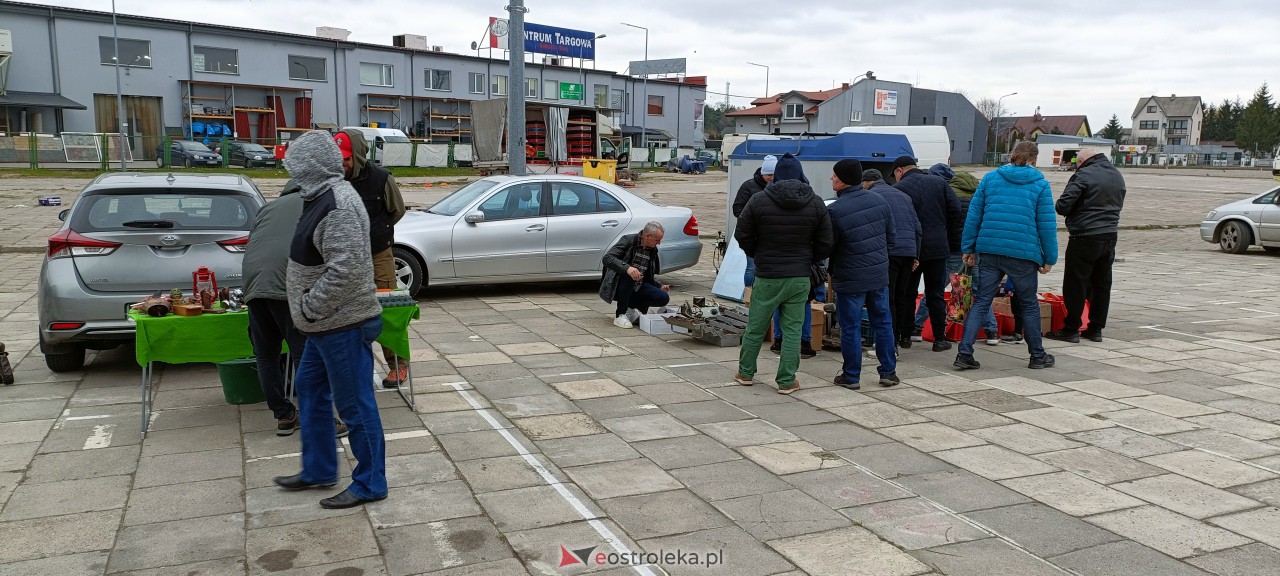 Pchli Targ w Ostrołęce [15.04.2023] - zdjęcie #20 - eOstroleka.pl