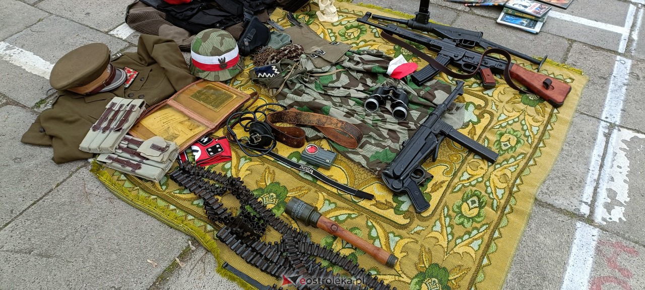 Pchli Targ w Ostrołęce [15.04.2023] - zdjęcie #18 - eOstroleka.pl