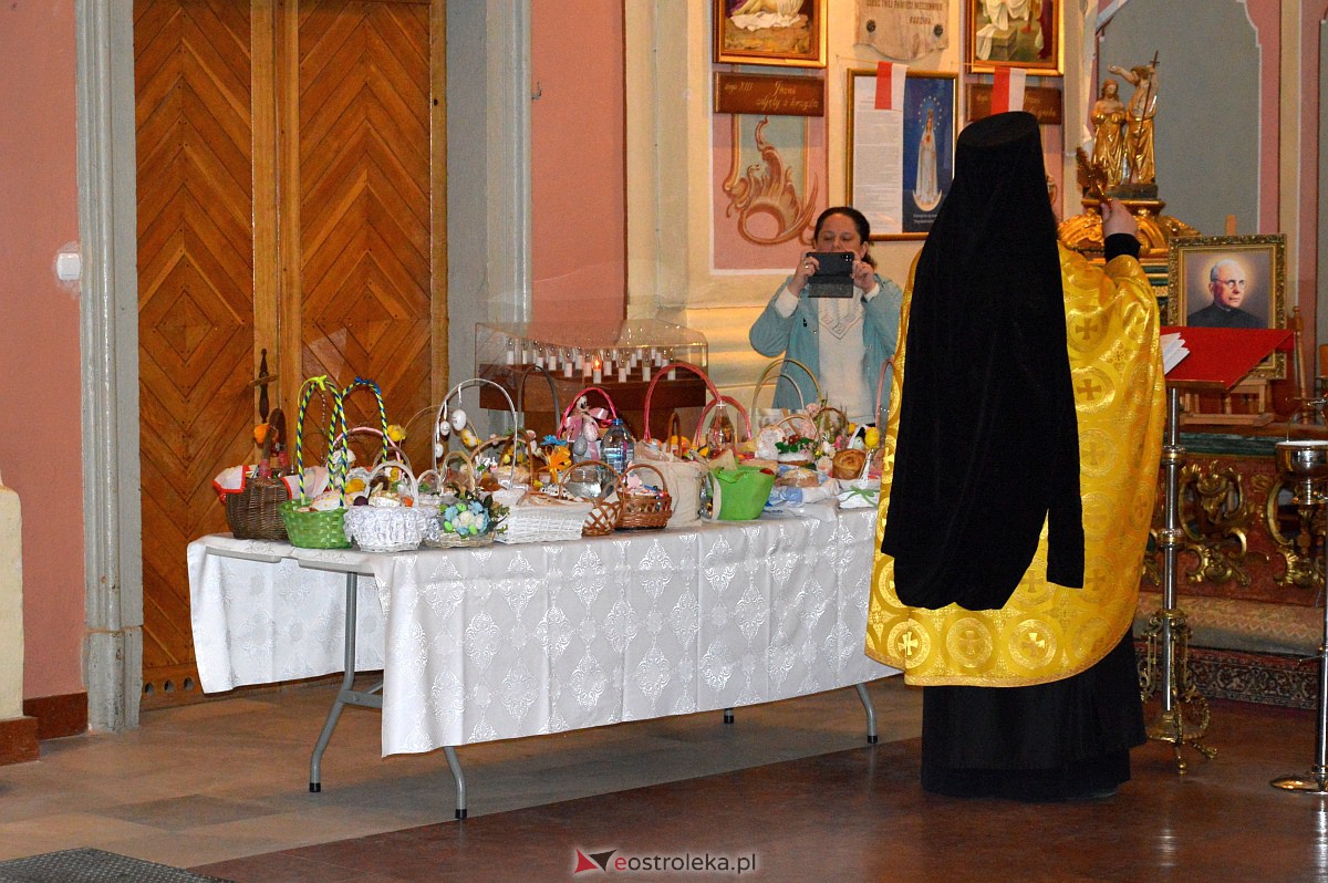Prawosławne święcenie pokarmów w Klasztorze [15.04.2023] - zdjęcie #15 - eOstroleka.pl