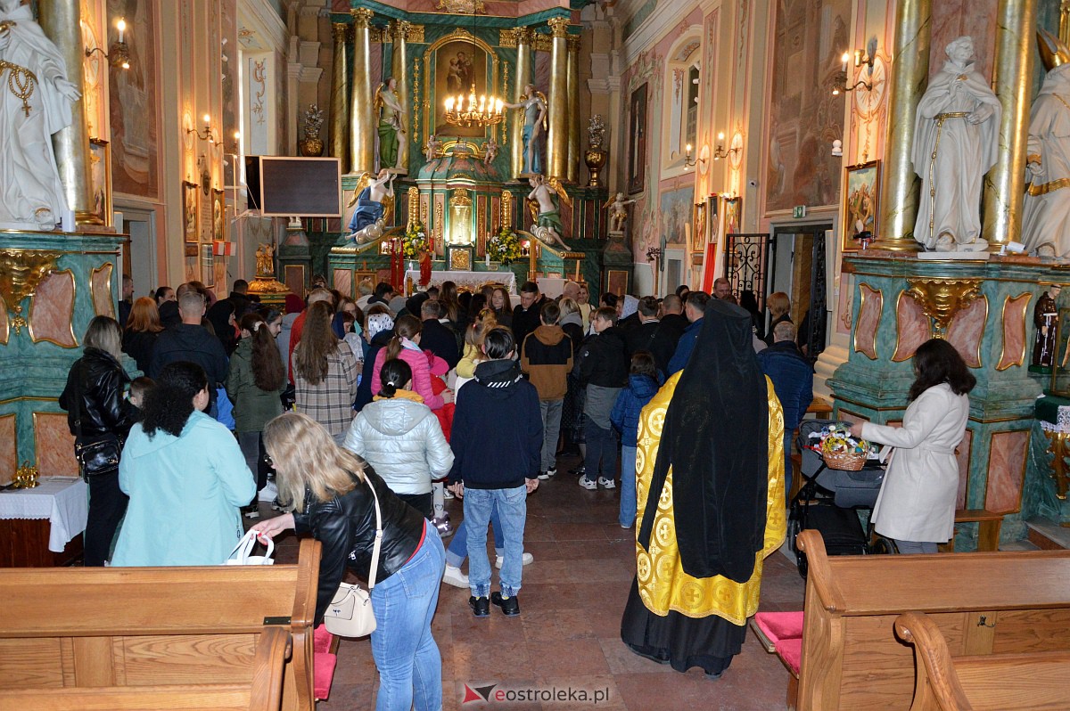 Prawosławne święcenie pokarmów w Klasztorze [15.04.2023] - zdjęcie #17 - eOstroleka.pl