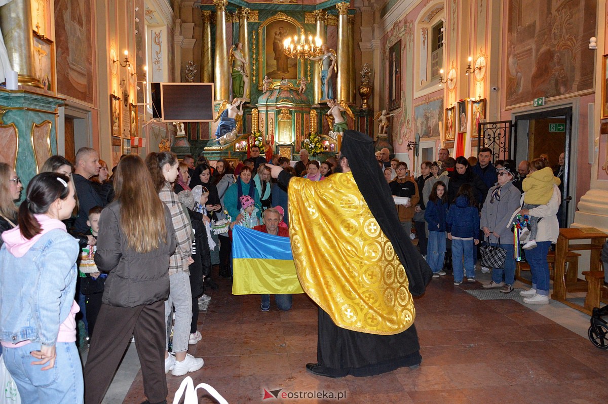 Prawosławne święcenie pokarmów w Klasztorze [15.04.2023] - zdjęcie #20 - eOstroleka.pl