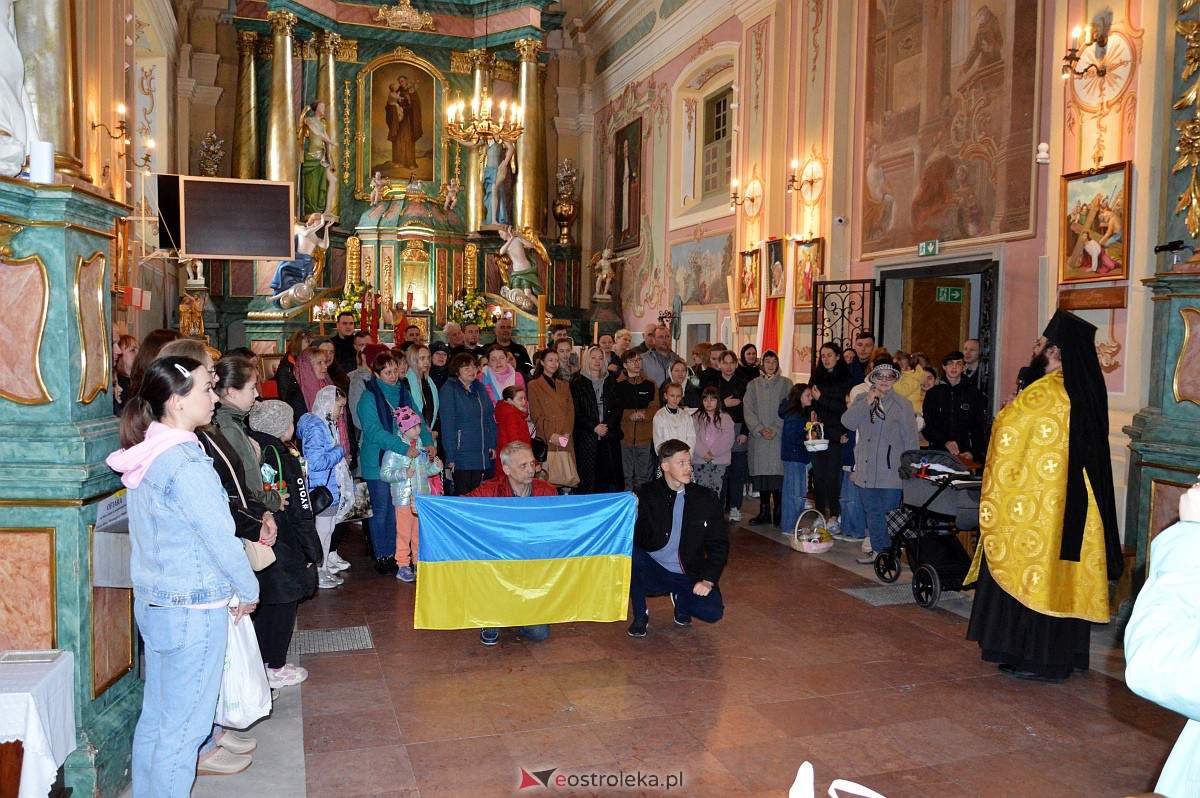 Prawosławne święcenie pokarmów w Klasztorze [15.04.2023] - zdjęcie #23 - eOstroleka.pl