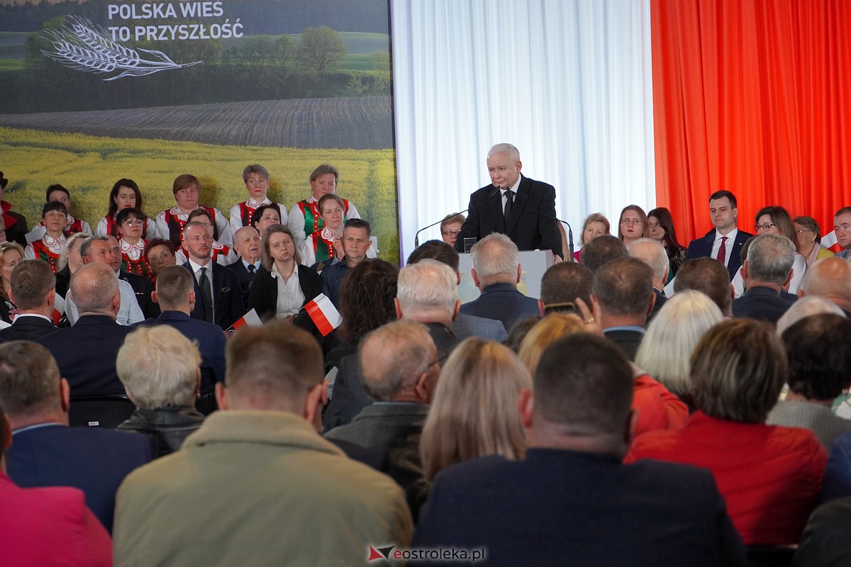 Konwencja PiS Dla Polskiej Wsi. Kaczyński i Morawiecki w Łysych [15.04.2023] - zdjęcie #68 - eOstroleka.pl