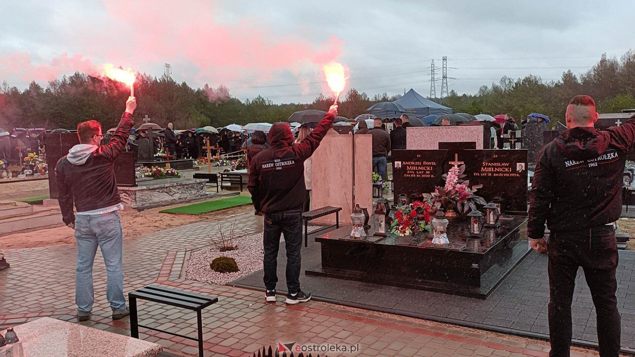 Ostatnia droga śp. Mateusza Delugi w Ostrołęce [15.04.2023] - zdjęcie #10 - eOstroleka.pl