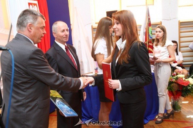 Zakończenie roku szkolnego II LO 29.04.2011 - zdjęcie #17 - eOstroleka.pl