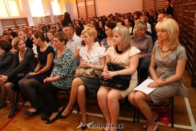 Zakończenie roku szkolnego II LO 29.04.2011 - zdjęcie #1 - eOstroleka.pl