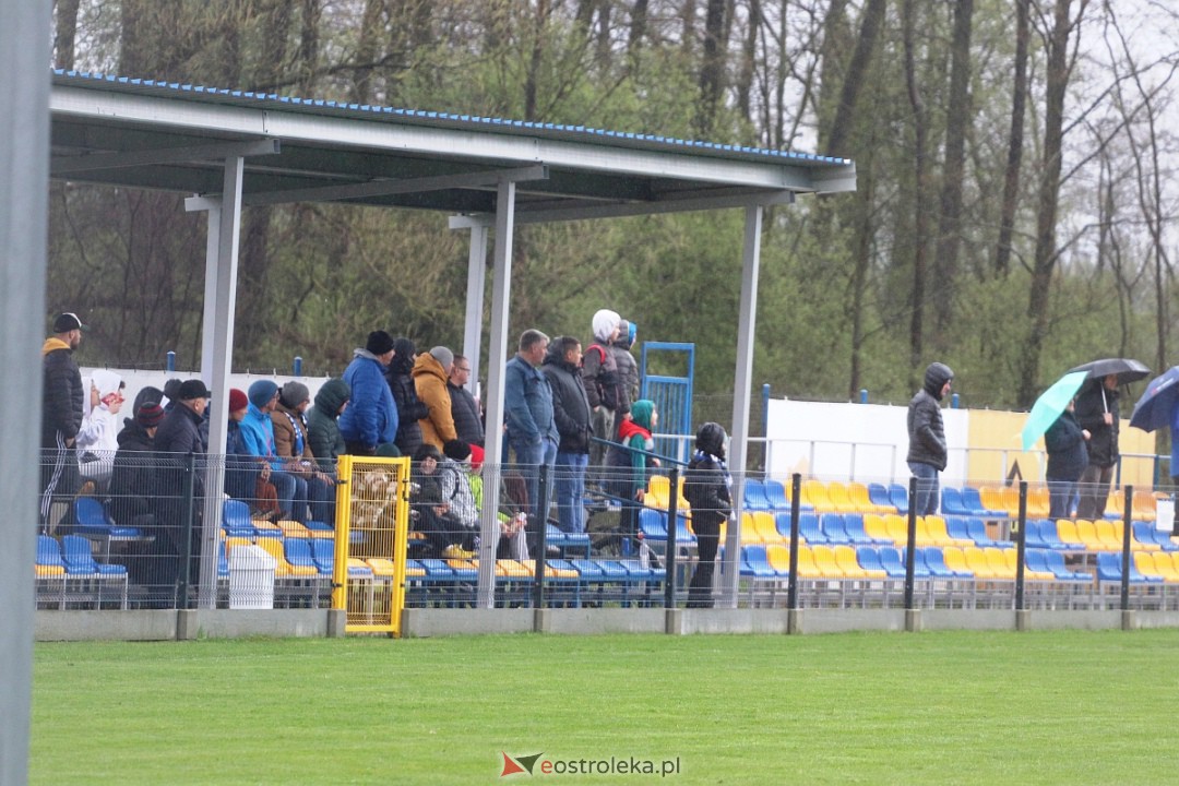 KS CK Troszyn - Hutnik Warszawa [15.04.2023] - zdjęcie #2 - eOstroleka.pl