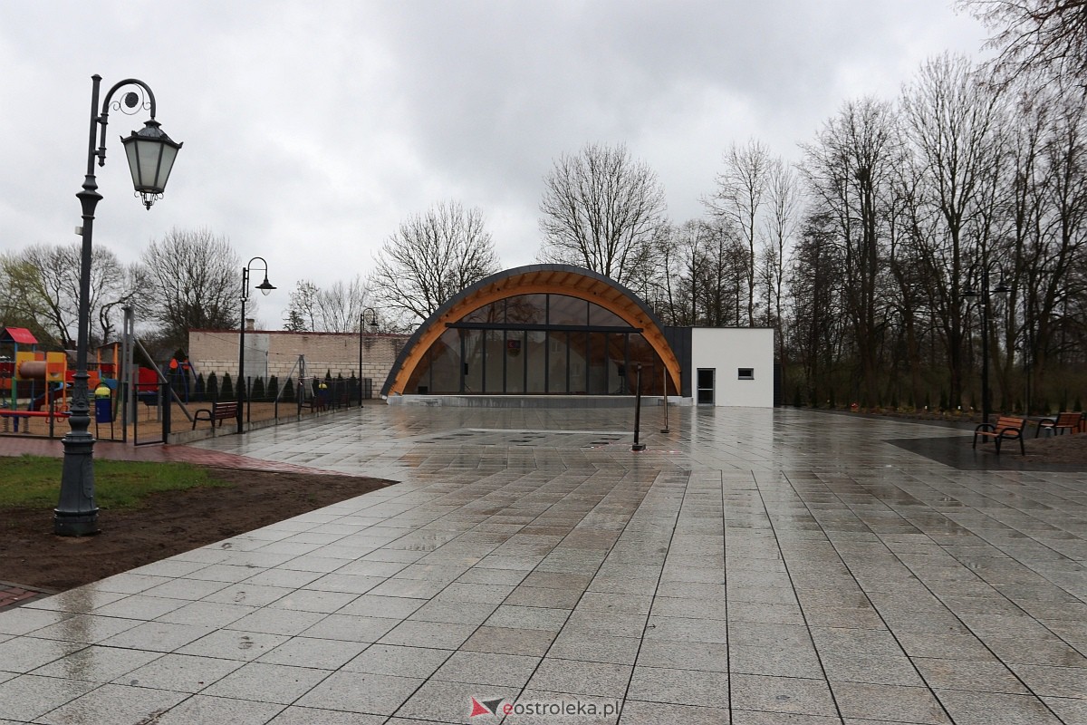 Amfiteatr w Troszynie [15.04.2023] - zdjęcie #2 - eOstroleka.pl