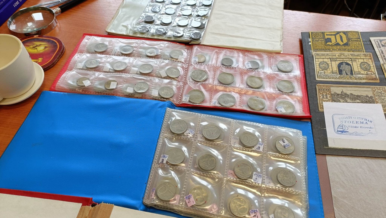 Giełda kolekcjonerska w Klubie Lokator [16.04.2023] - zdjęcie #28 - eOstroleka.pl