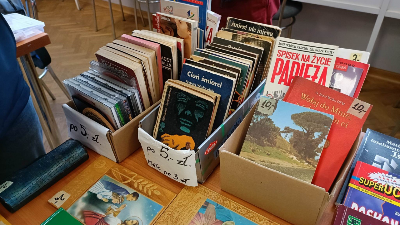 Giełda kolekcjonerska w Klubie Lokator [16.04.2023] - zdjęcie #11 - eOstroleka.pl