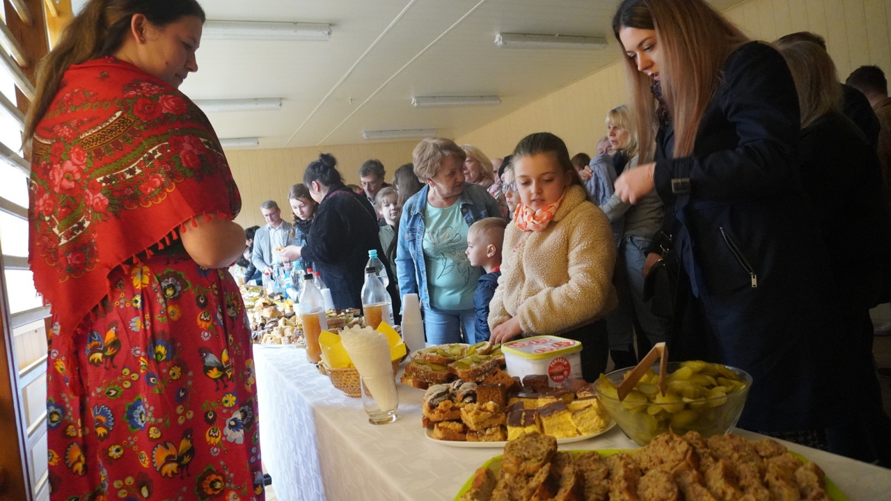 “Szkoła szkole” w Dąbrówce. Akcja charytatywna dla uczniów z Syrii [16.04.2023] - zdjęcie #50 - eOstroleka.pl