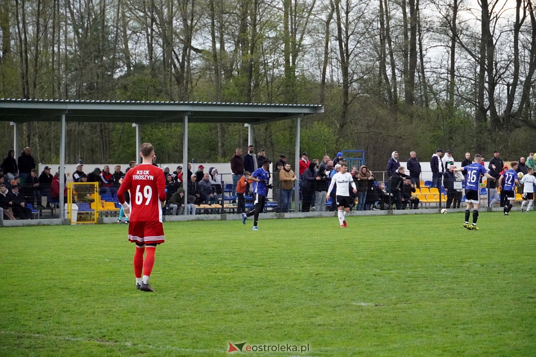 KS CK Troszyn - Legia II Warszawa [19.04.2023] - zdjęcie #88 - eOstroleka.pl