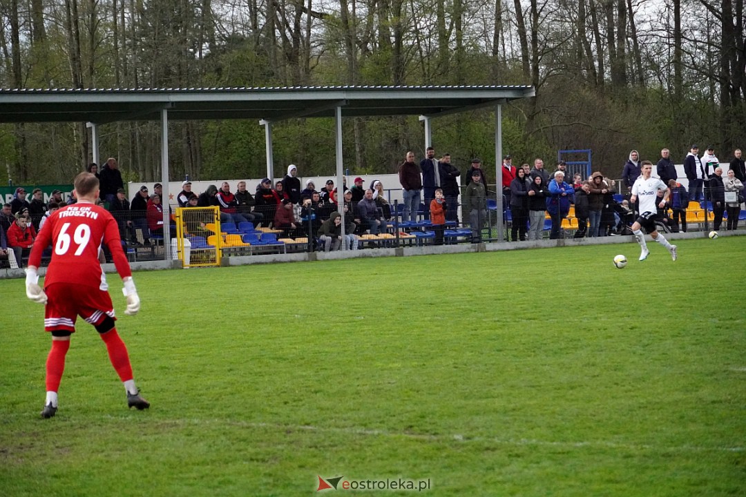 KS CK Troszyn - Legia II Warszawa [19.04.2023] - zdjęcie #81 - eOstroleka.pl