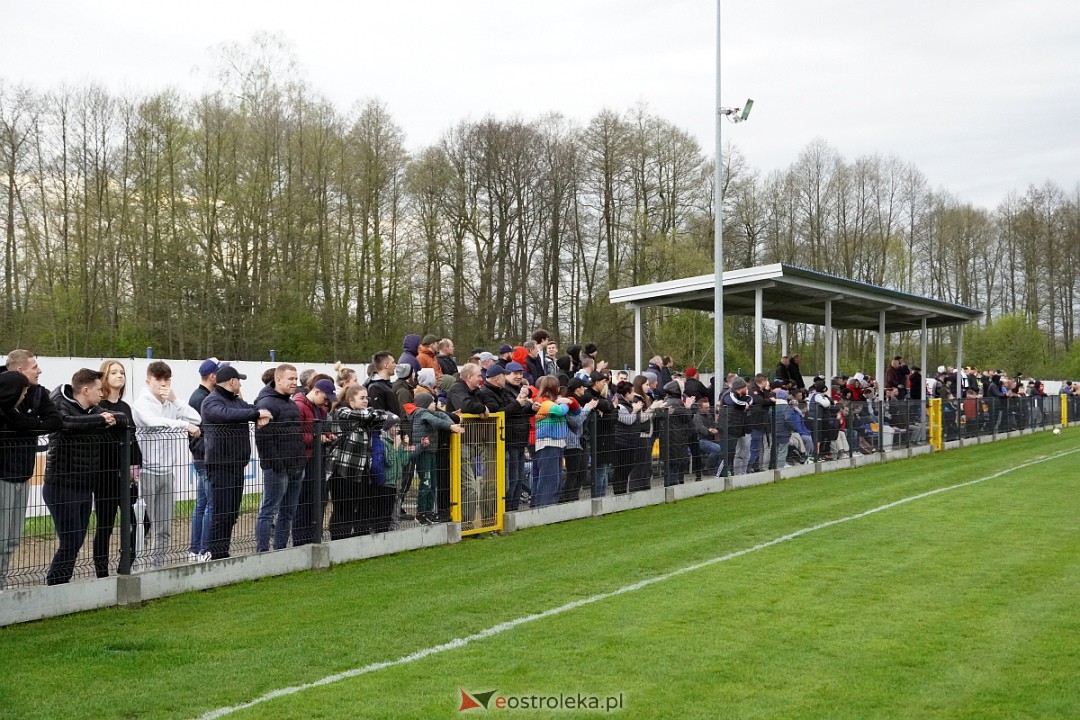 KS CK Troszyn - Legia II Warszawa [19.04.2023] - zdjęcie #39 - eOstroleka.pl