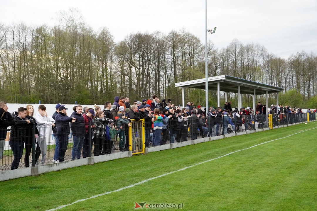 KS CK Troszyn - Legia II Warszawa [19.04.2023] - zdjęcie #38 - eOstroleka.pl