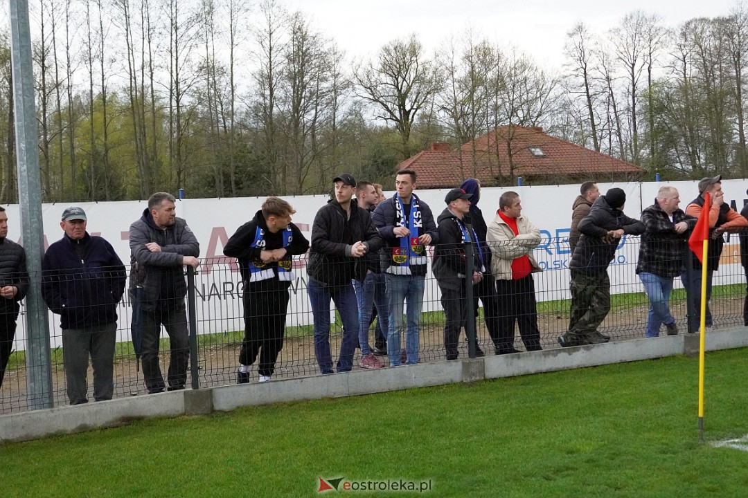 KS CK Troszyn - Legia II Warszawa [19.04.2023] - zdjęcie #37 - eOstroleka.pl