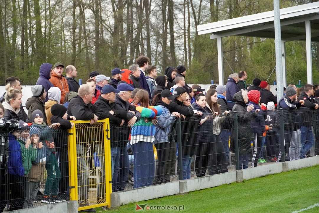 KS CK Troszyn - Legia II Warszawa [19.04.2023] - zdjęcie #35 - eOstroleka.pl