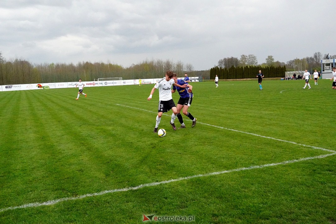 KS CK Troszyn - Legia II Warszawa [19.04.2023] - zdjęcie #22 - eOstroleka.pl