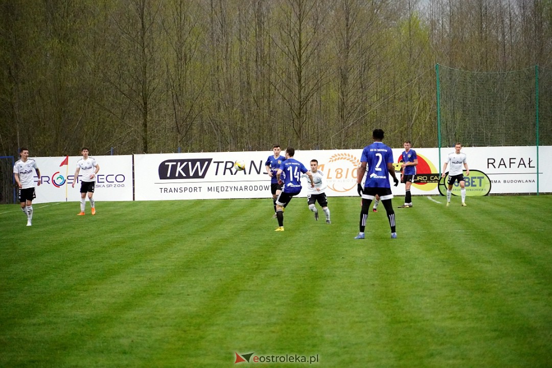 KS CK Troszyn - Legia II Warszawa [19.04.2023] - zdjęcie #12 - eOstroleka.pl