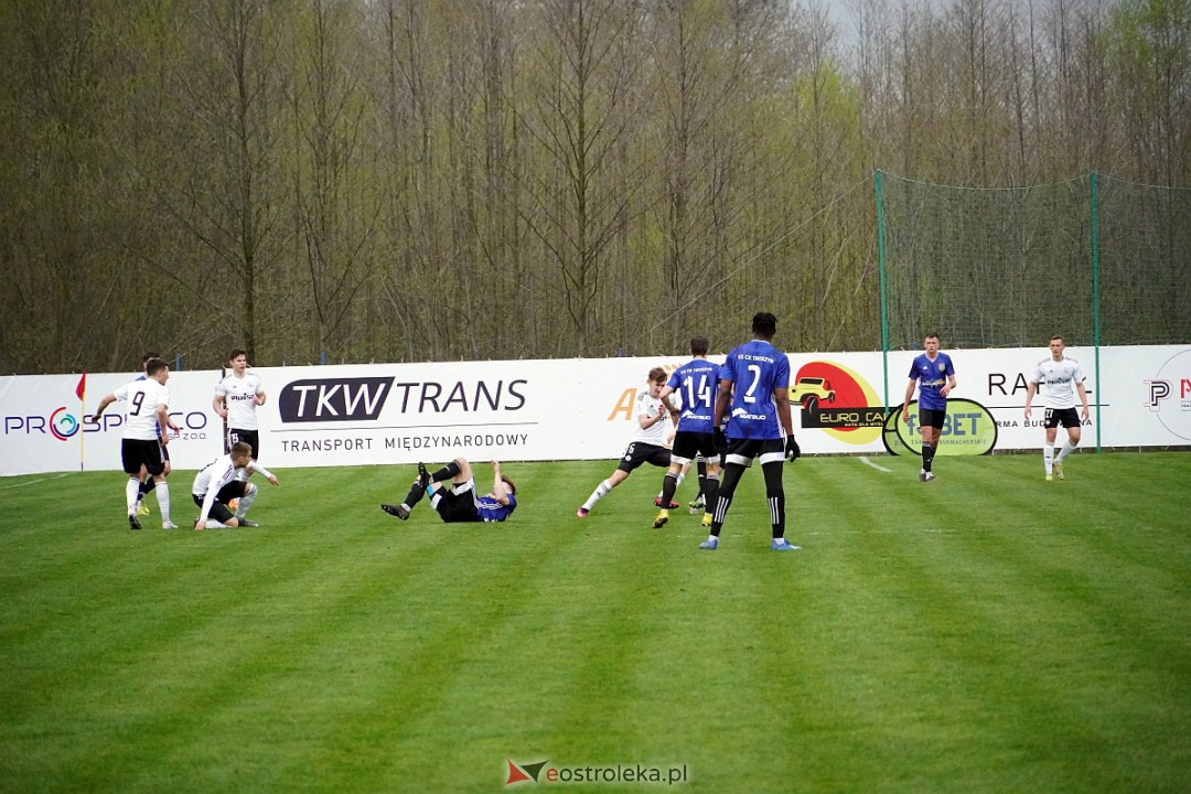 KS CK Troszyn - Legia II Warszawa [19.04.2023] - zdjęcie #10 - eOstroleka.pl