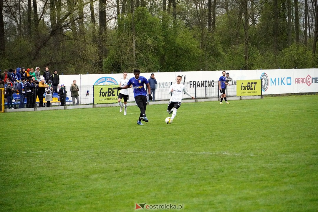 KS CK Troszyn - Legia II Warszawa [19.04.2023] - zdjęcie #7 - eOstroleka.pl