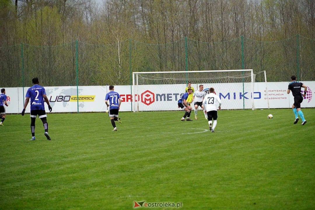 KS CK Troszyn - Legia II Warszawa [19.04.2023] - zdjęcie #6 - eOstroleka.pl