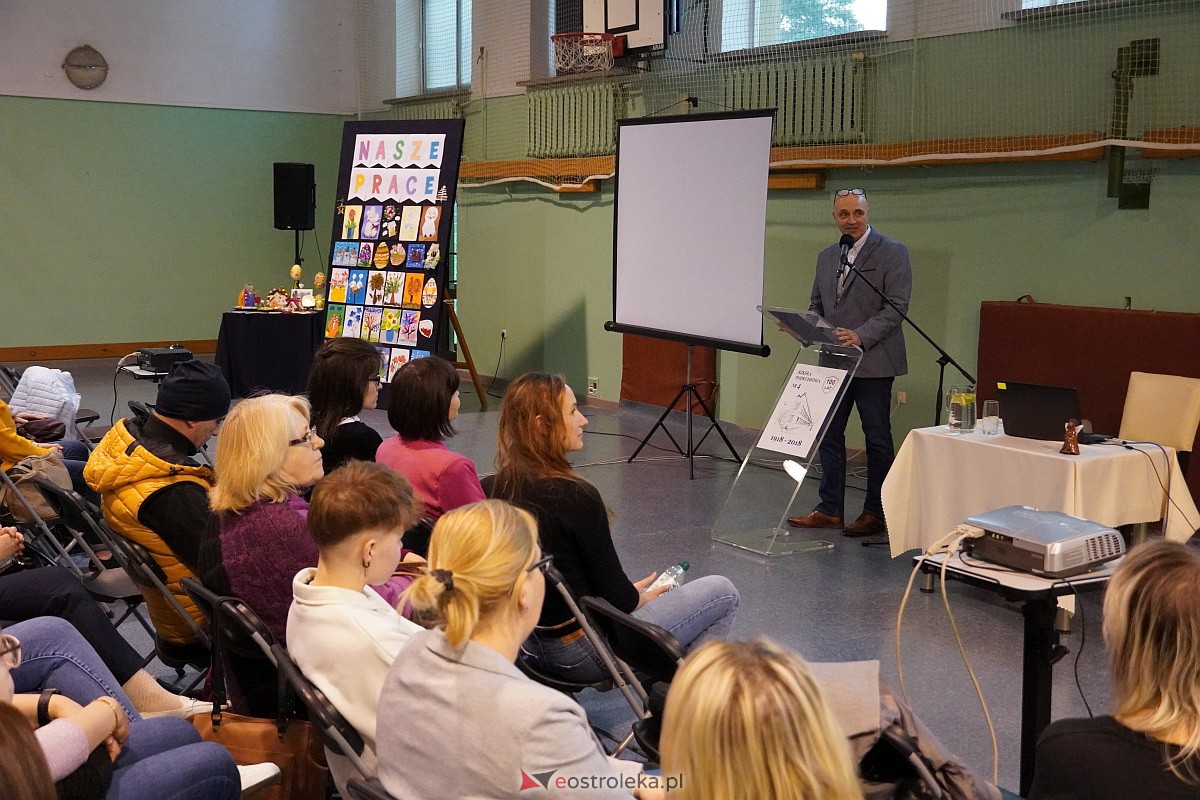 Konferencja „Autyzm – drogowskazy” w SP nr 4 w Ostrołęce [19.04.2023] - zdjęcie #7 - eOstroleka.pl