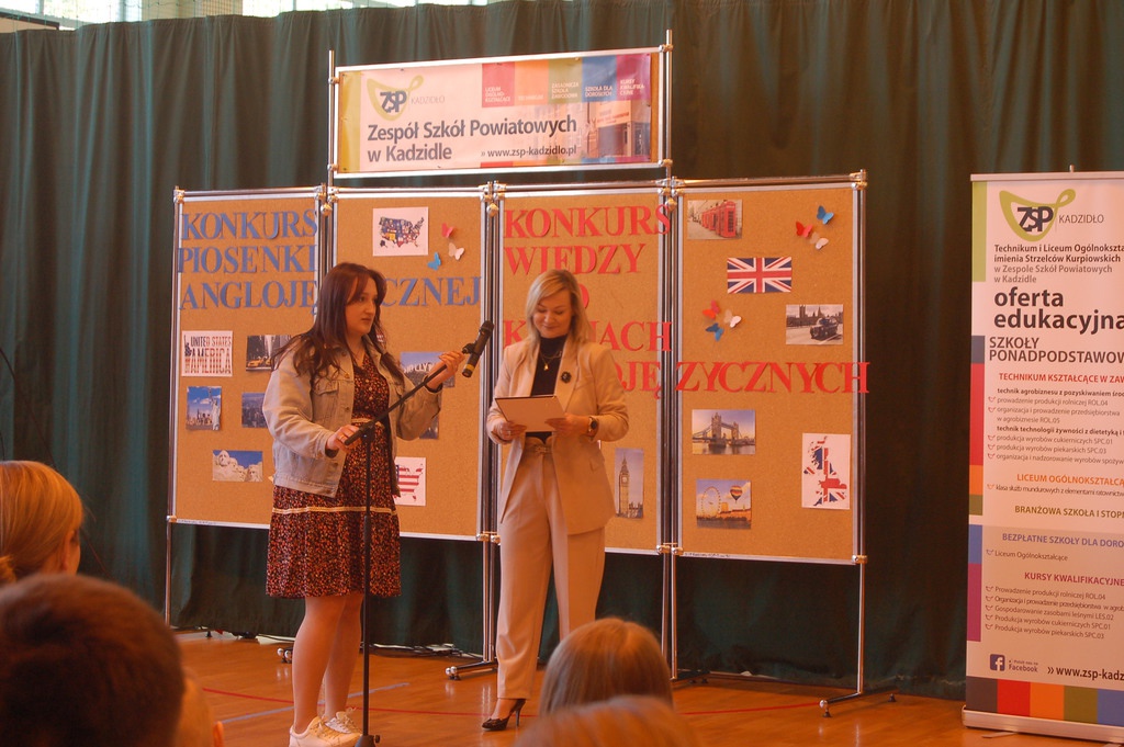Rozdanie nagród II Międzypowiatowego konkursu wiedzy o krajach anglojęzycznych oraz II Międzypowiatowego konkursu piosenki anglojęzycznej - zdjęcie #2 - eOstroleka.pl