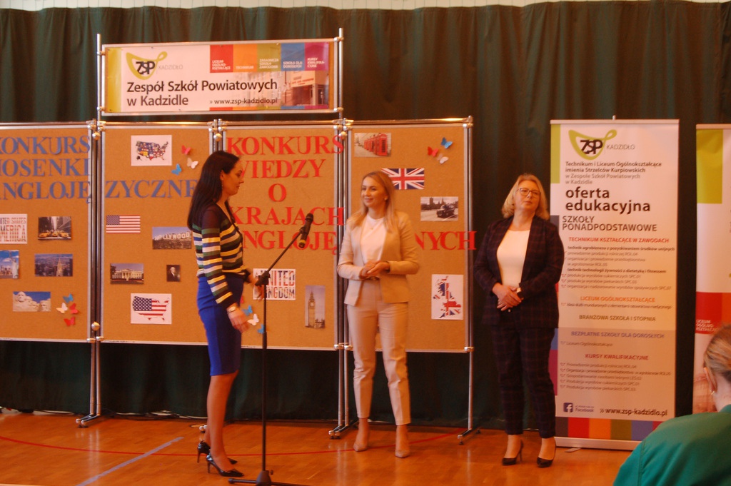 Rozdanie nagród II Międzypowiatowego konkursu wiedzy o krajach anglojęzycznych oraz II Międzypowiatowego konkursu piosenki anglojęzycznej - zdjęcie #15 - eOstroleka.pl