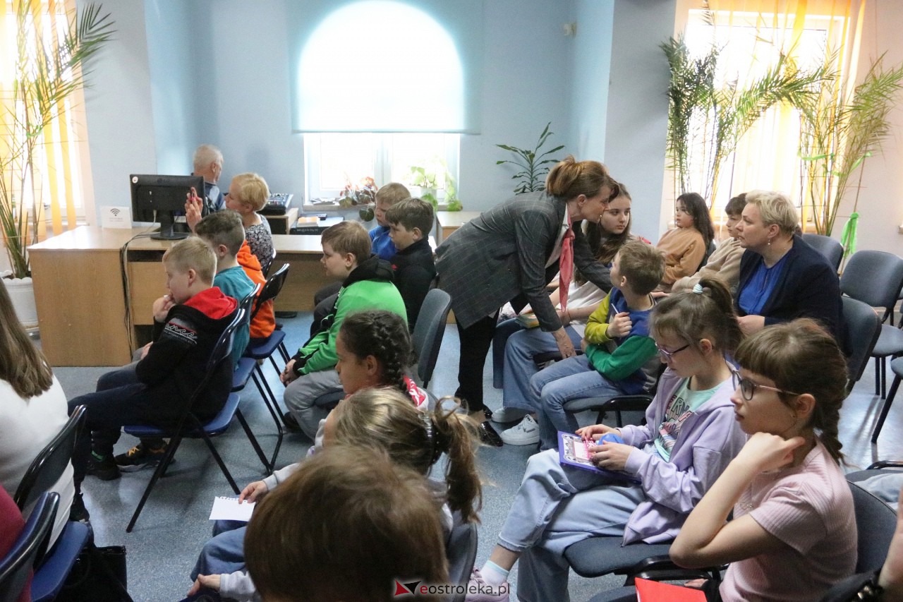 Spotkanie autorskie dla dzieci z Grzegorzem Kasdepke [20.04.2023] - zdjęcie #18 - eOstroleka.pl
