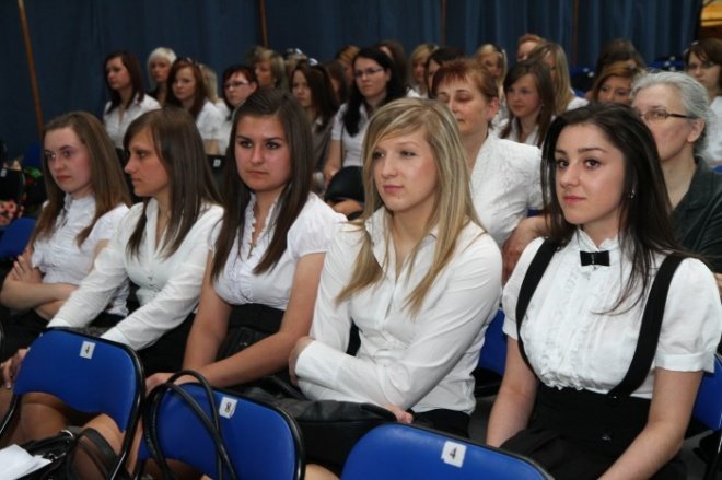 Zakończenie roku w ZSZ nr 4 (29.04.2011) - zdjęcie #11 - eOstroleka.pl