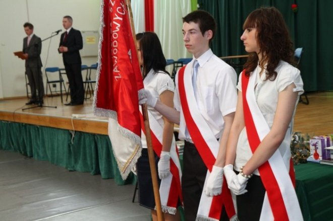 Zakończenie roku w ZSZ nr 4 (29.04.2011) - zdjęcie #6 - eOstroleka.pl