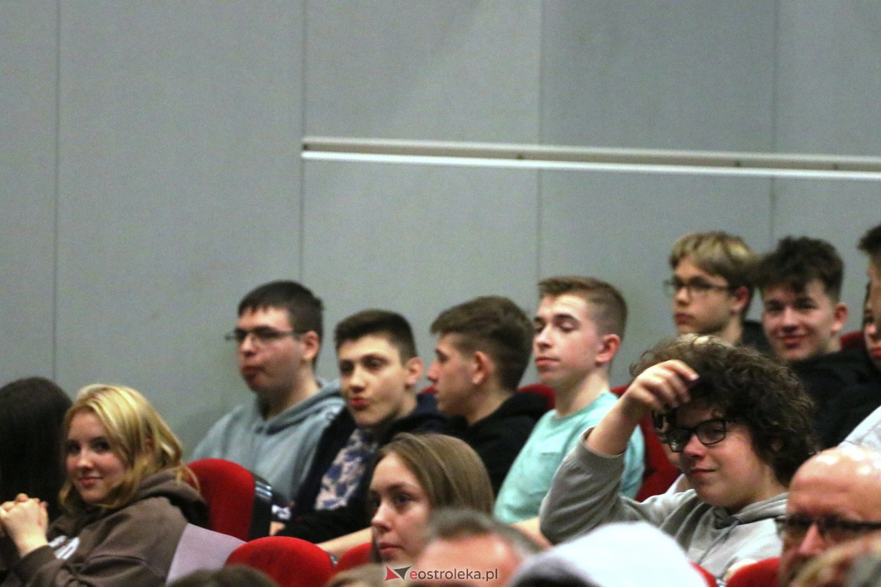 Pokaz filmu Śmiertelna Choroba [20.04.2023] - zdjęcie #3 - eOstroleka.pl