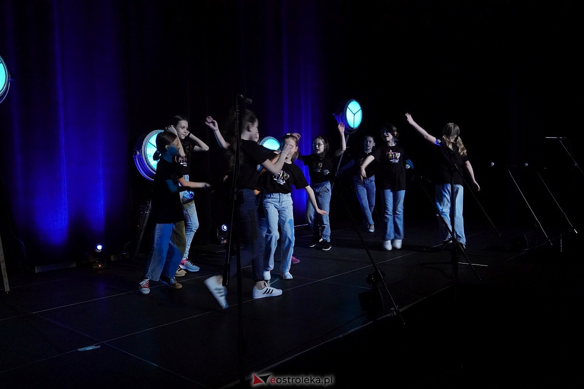 Koncert Studio Piosenki METRO Ostrołęka Wiosenny Misz Masz [20.04.2023] - zdjęcie #5 - eOstroleka.pl