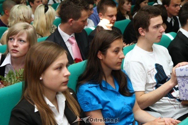 Zakończenie roku w ZSZ nr 3 (29.04.2011) - zdjęcie #16 - eOstroleka.pl