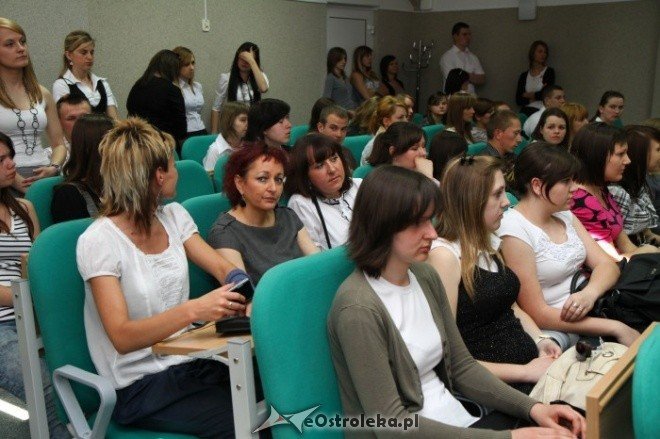 Zakończenie roku w ZSZ nr 3 (29.04.2011) - zdjęcie #9 - eOstroleka.pl