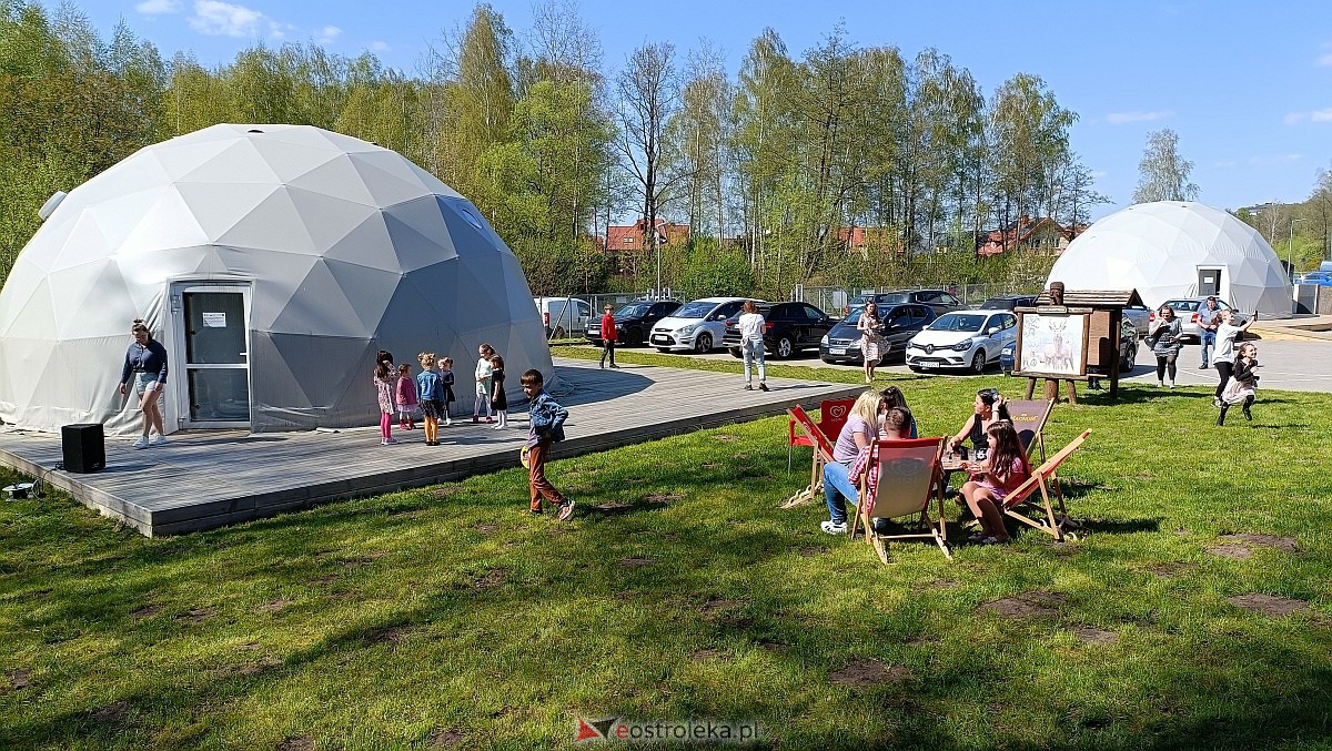 Ostrołęka świętuje Dzień Ziemi. Rodzinny piknik w Multimedialnym Centrum Natura [23.04.2023] - zdjęcie #45 - eOstroleka.pl