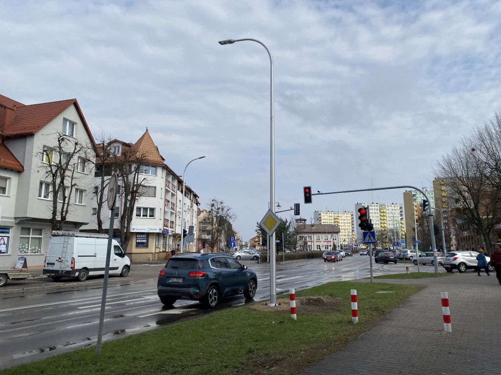 Ostrołęka: Wymieniają uliczne latarnie w centrum miasta [25.04.2023] - zdjęcie #23 - eOstroleka.pl