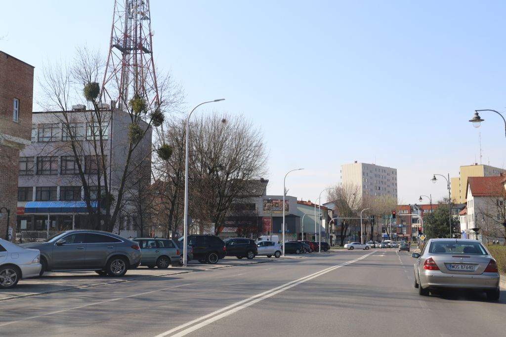 Ostrołęka: Wymieniają uliczne latarnie w centrum miasta [25.04.2023] - zdjęcie #14 - eOstroleka.pl