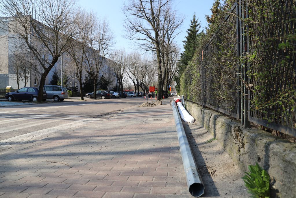 Ostrołęka: Wymieniają uliczne latarnie w centrum miasta [25.04.2023] - zdjęcie #9 - eOstroleka.pl