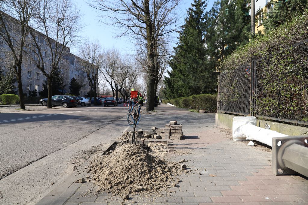 Ostrołęka: Wymieniają uliczne latarnie w centrum miasta [25.04.2023] - zdjęcie #17 - eOstroleka.pl