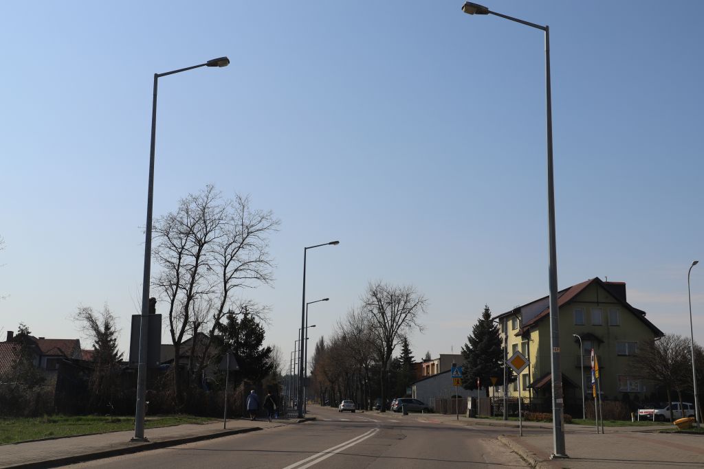 Ostrołęka: Wymieniają uliczne latarnie w centrum miasta [25.04.2023] - zdjęcie #22 - eOstroleka.pl
