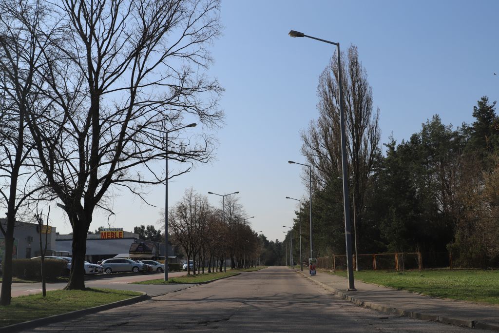 Ostrołęka: Wymieniają uliczne latarnie w centrum miasta [25.04.2023] - zdjęcie #2 - eOstroleka.pl