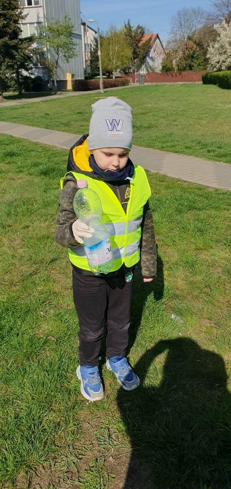 “Kraina Radości” w akcji “Sprzątamy dla Polski” [21.04.2023] - zdjęcie #14 - eOstroleka.pl