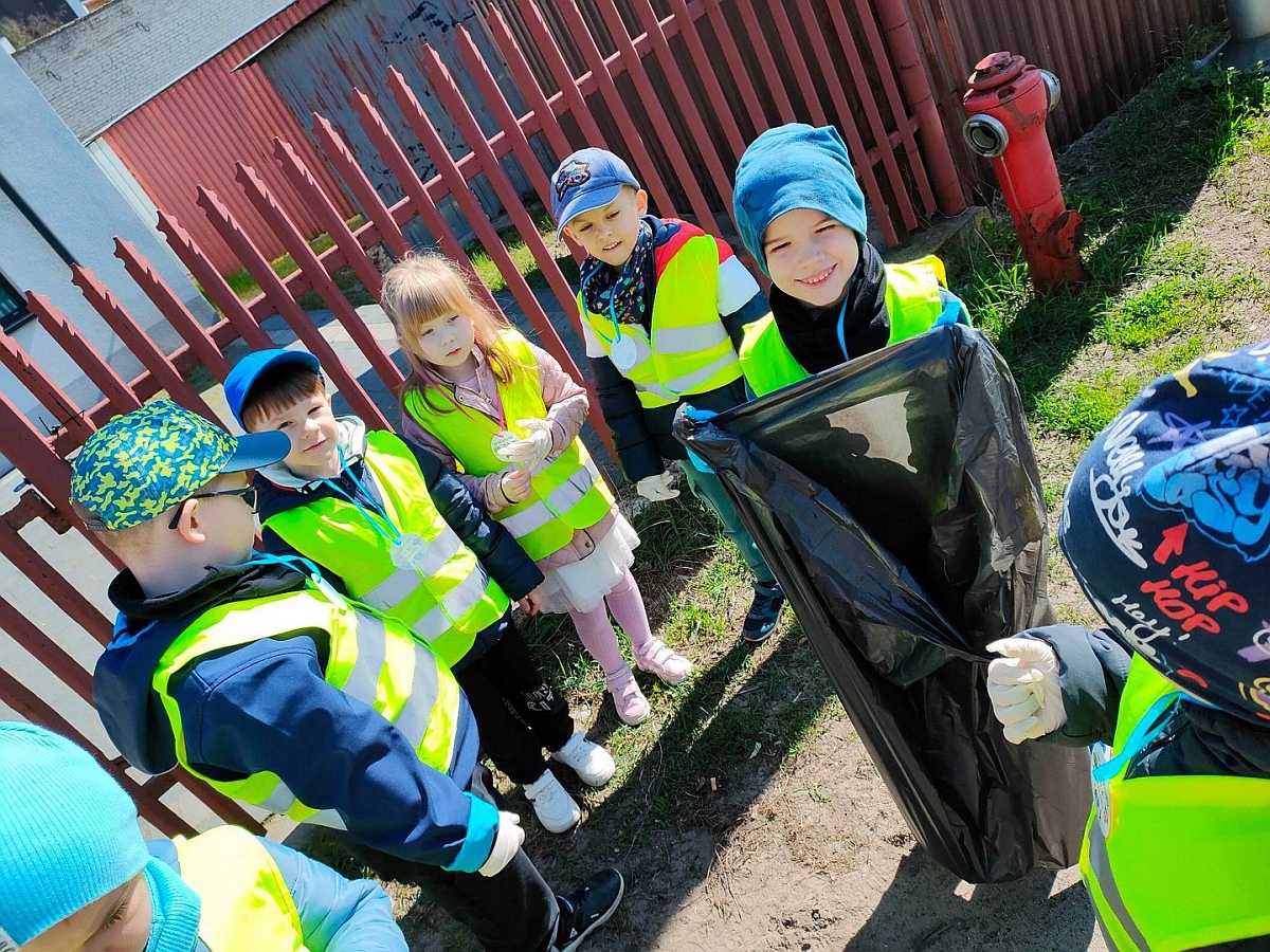 “Kraina Radości” w akcji “Sprzątamy dla Polski” [21.04.2023] - zdjęcie #13 - eOstroleka.pl